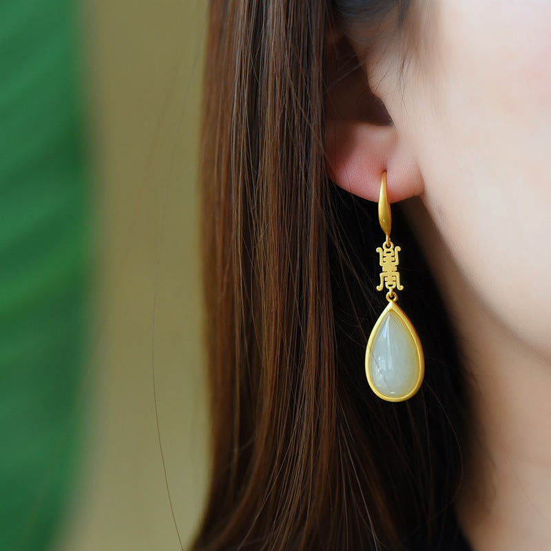 Romantic Gold Earring for Special Moments