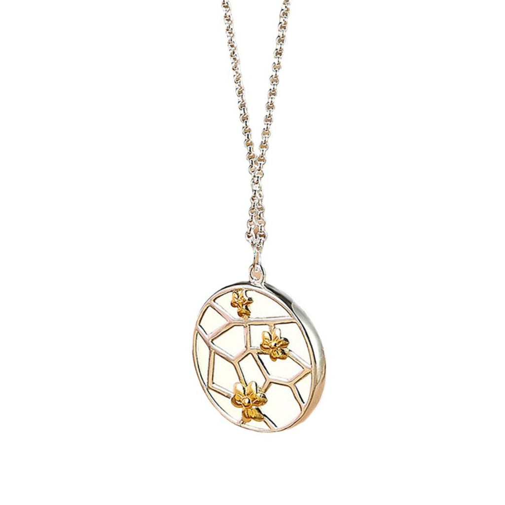 Classic Silver Necklace with Timeless Appeal