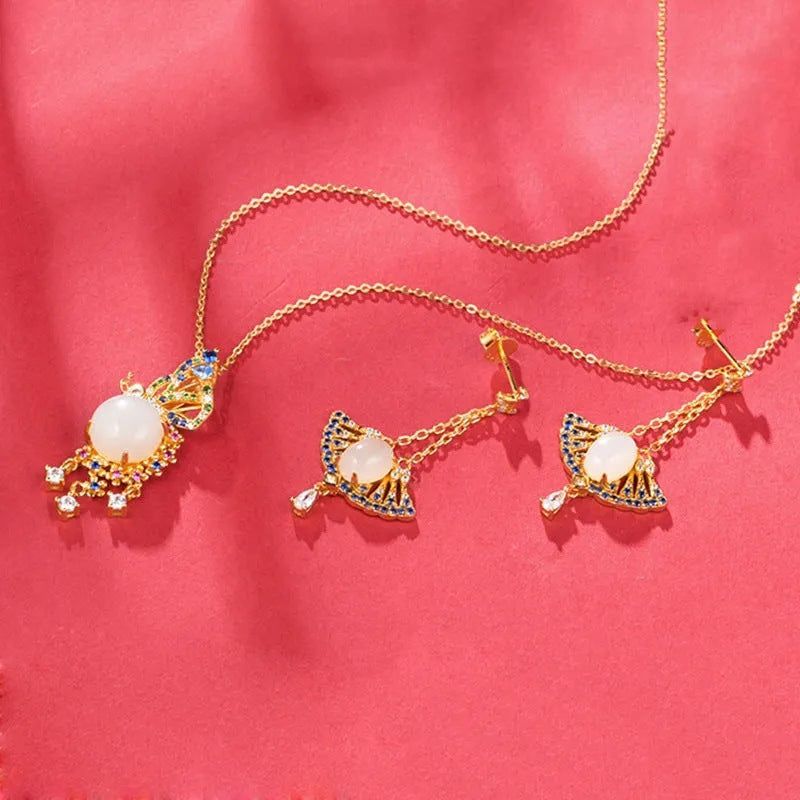 Classic Silver Necklace with Timeless Appeal