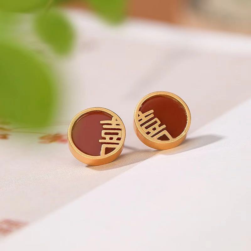 Beautiful Gold Earring with Unique Style