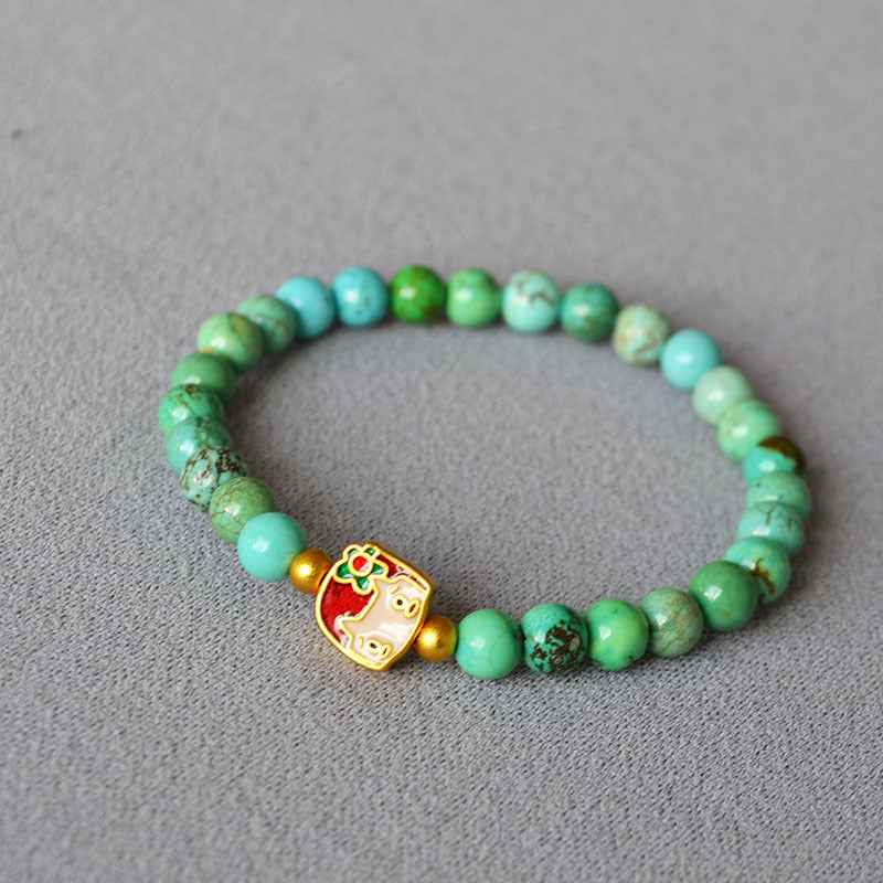 Classic Gold Bracelet with Timeless Appeal