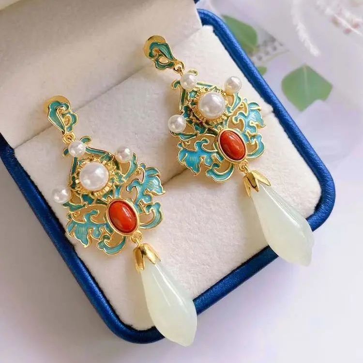 Classic Silver Earring with Timeless Appeal