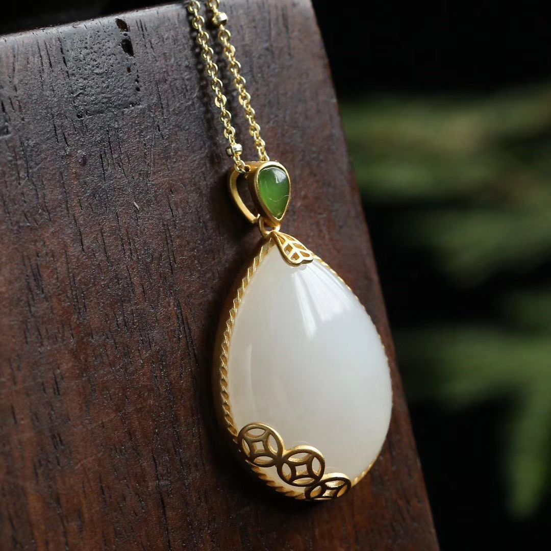 Stunning Gold Necklace for Daily Wear