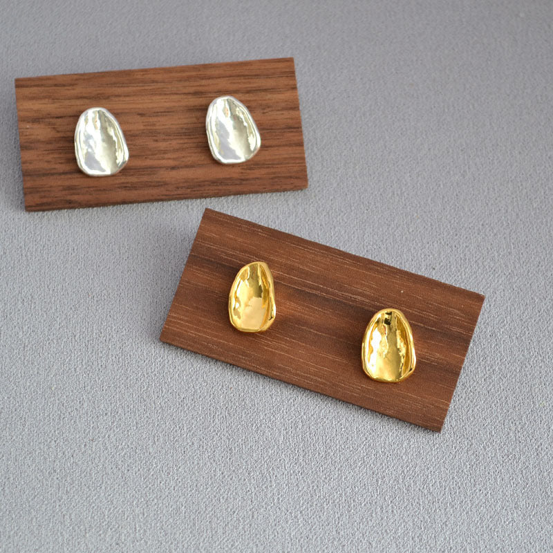 Charming Silver Earring for Any Occasion