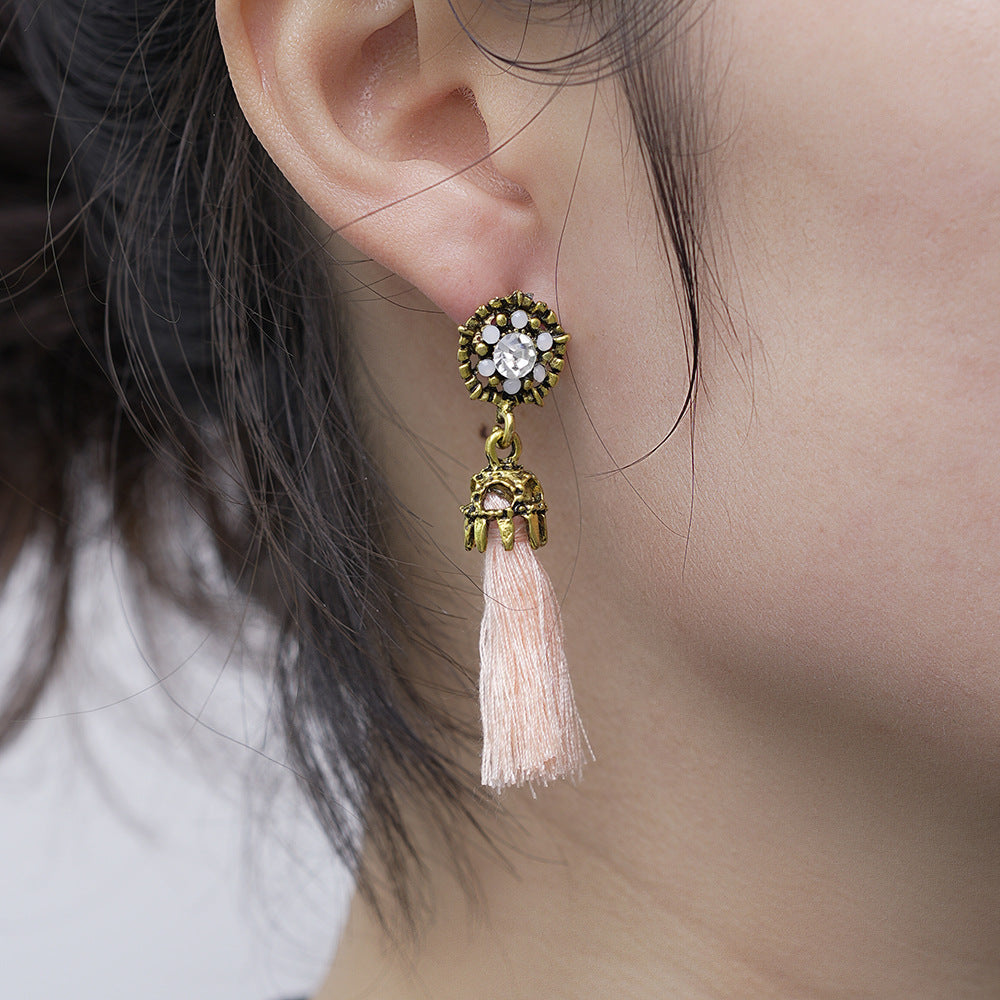 Elegant Gold Earring for Every Occasion