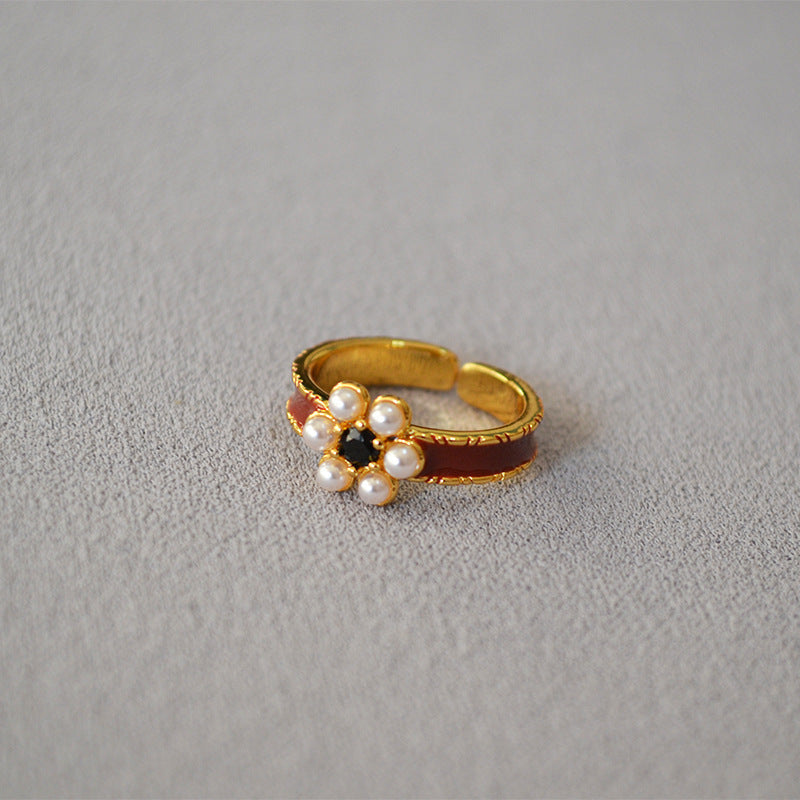 Romantic Gold Ring for Special Moments