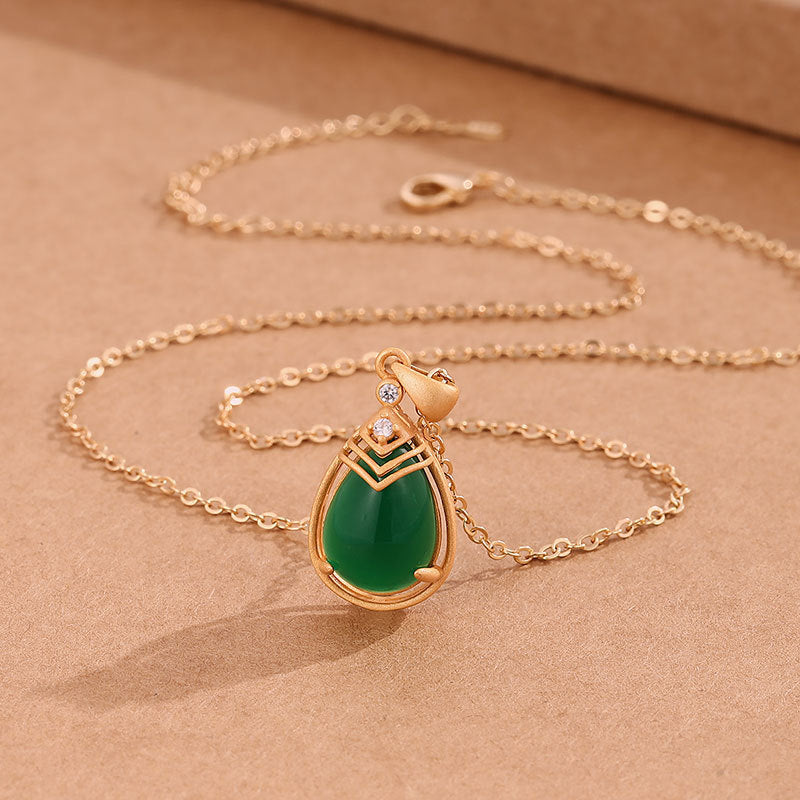 Classic Silver Necklace with Timeless Appeal