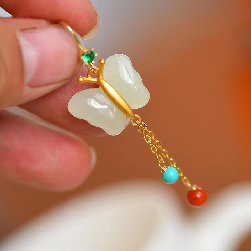 Charming Gold Earring for Any Occasion