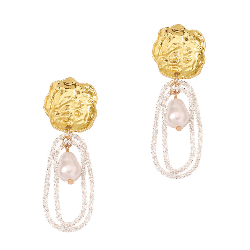 Charming Pearl Earring for Any Occasion