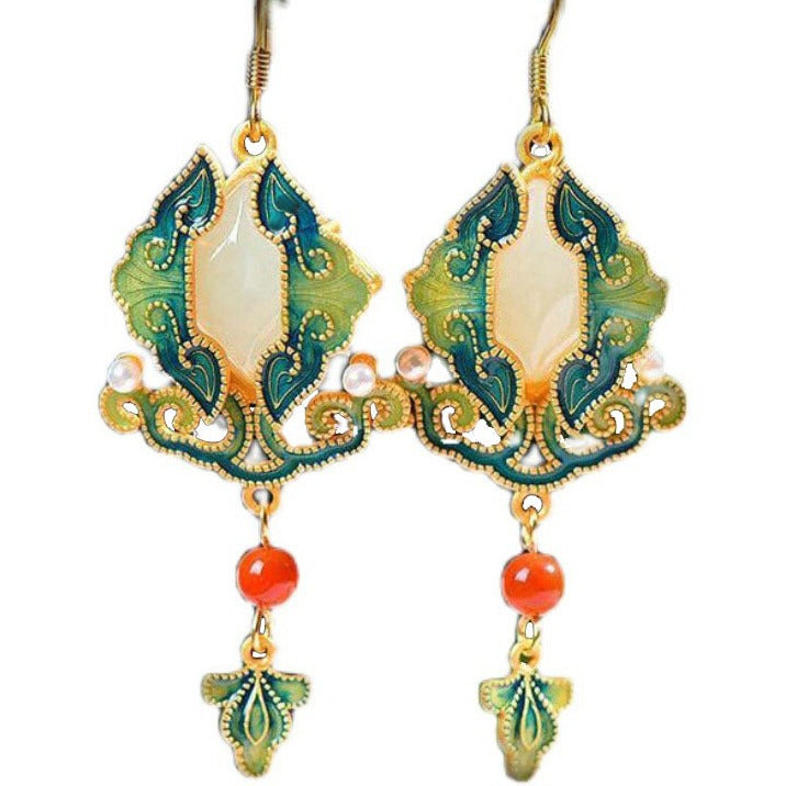 Classic Gold Earring with Timeless Appeal