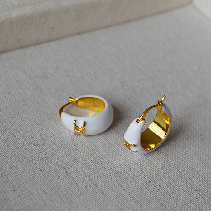 Romantic Gold Earring for Special Moments
