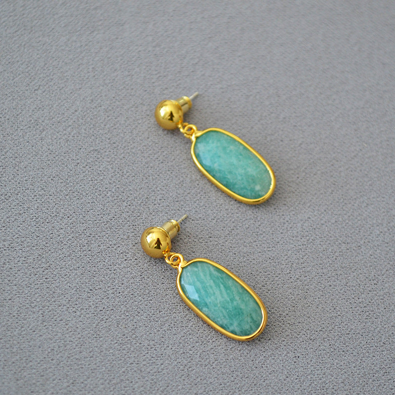 Elegant Gold Earring for Every Occasion