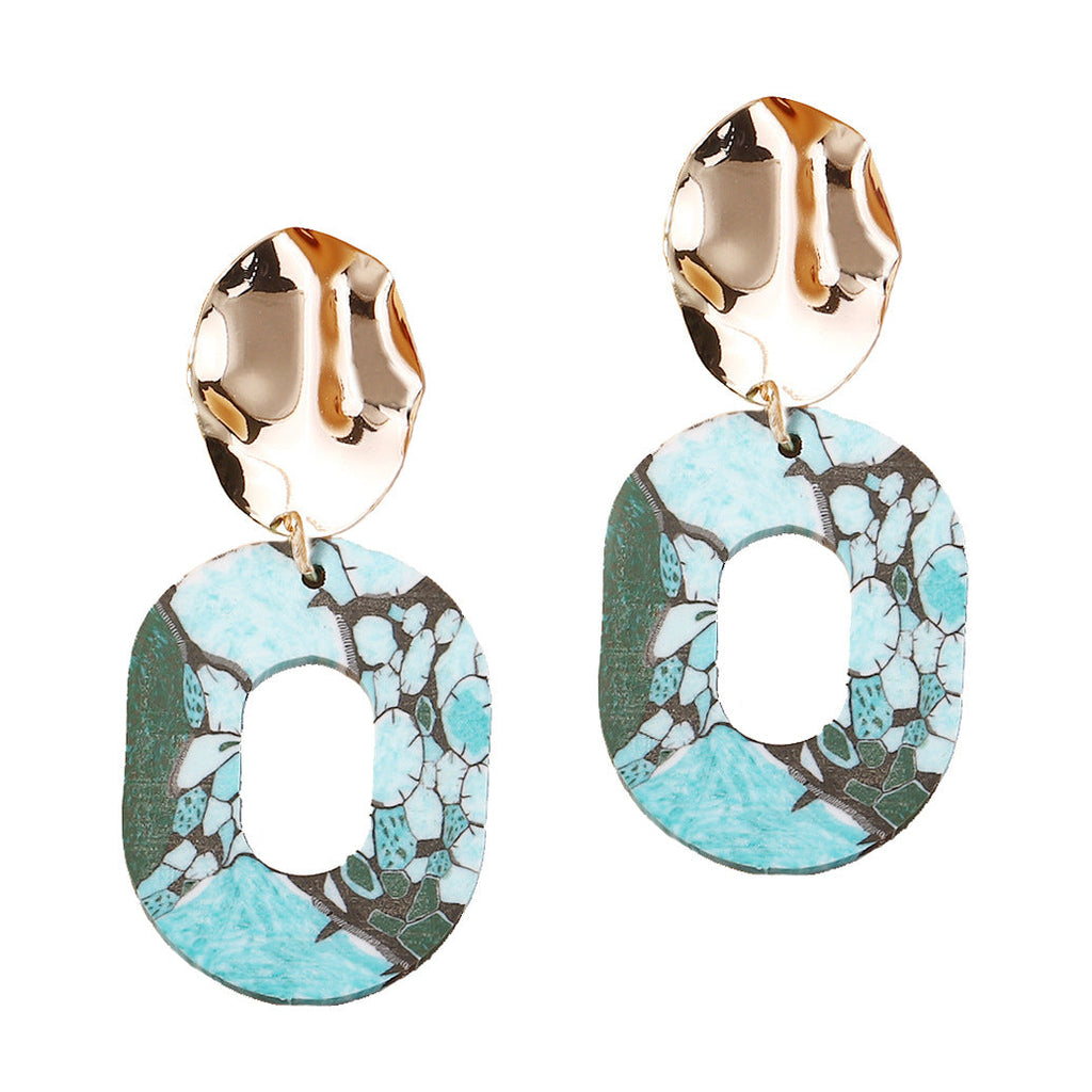 Charming Earring for Any Occasion