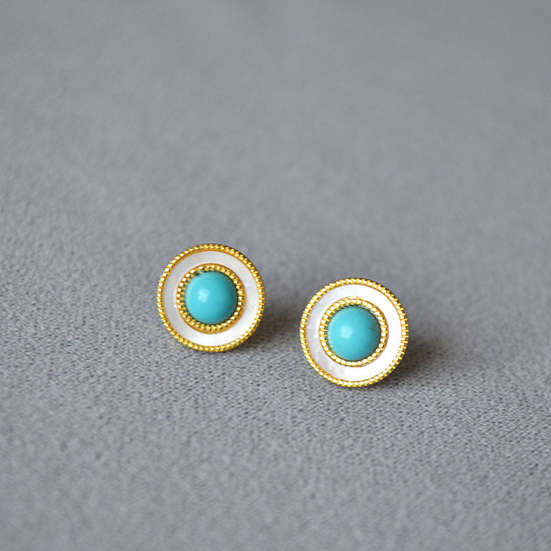 Beautiful Gold Earring with Unique Style