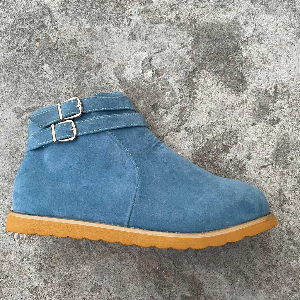 Graceful Orthopedic Boots for Modern Look