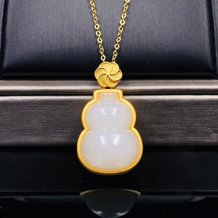 Beautiful Silver Necklace with Unique Style
