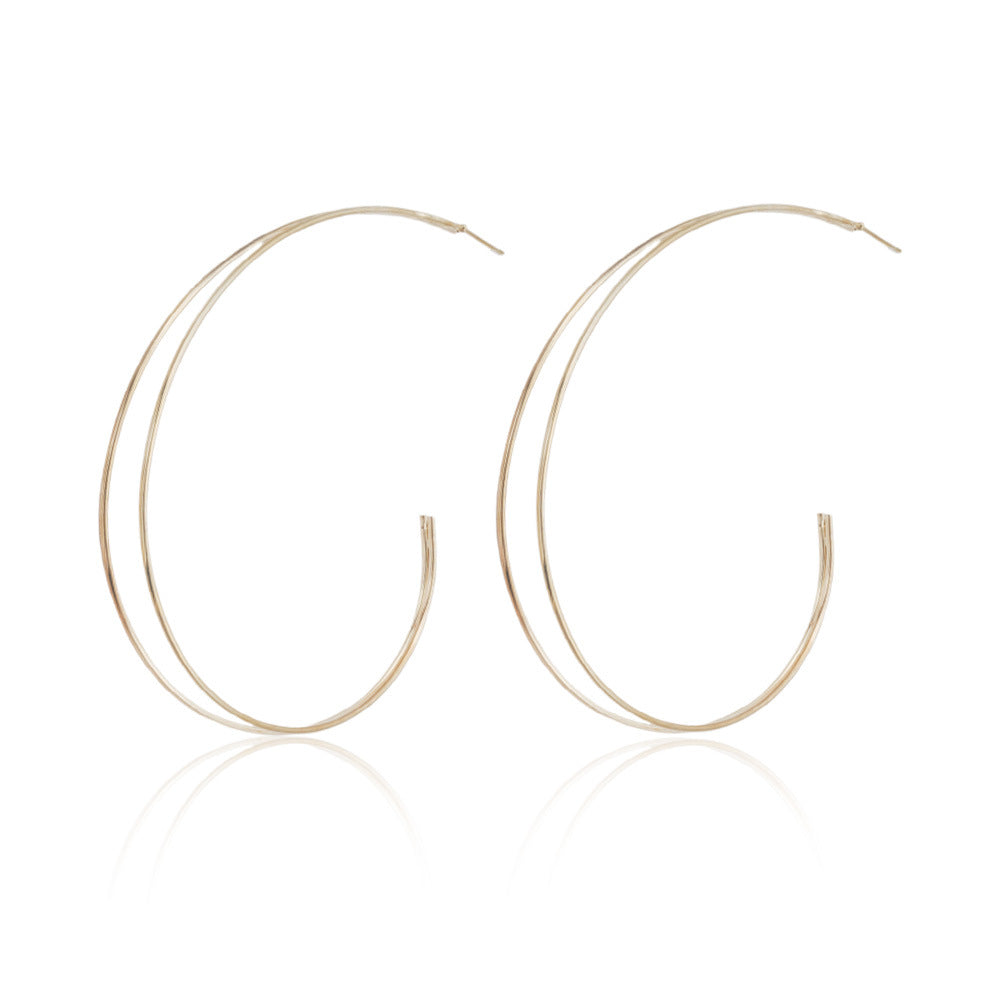Romantic Gold Earring for Special Moments