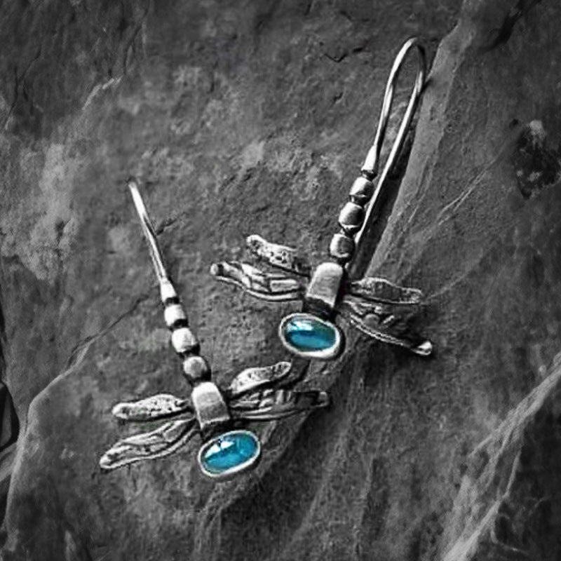Charming Silver Earring for Any Occasion
