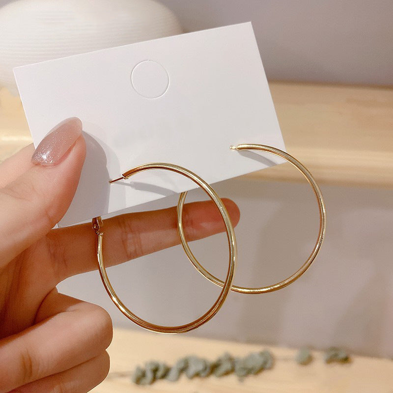 Charming Earring for Any Occasion