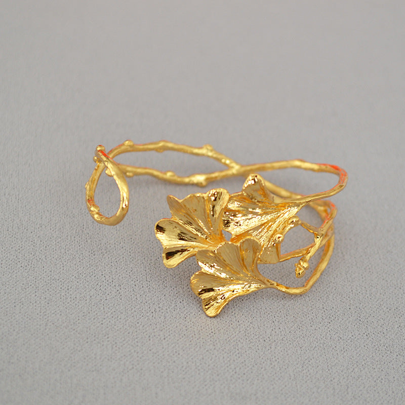 Charming Gold Bracelet for Any Occasion
