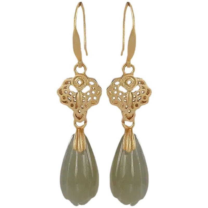 Charming Silver Earring for Any Occasion
