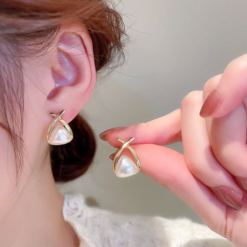 Romantic Pearl Earring for Special Moments