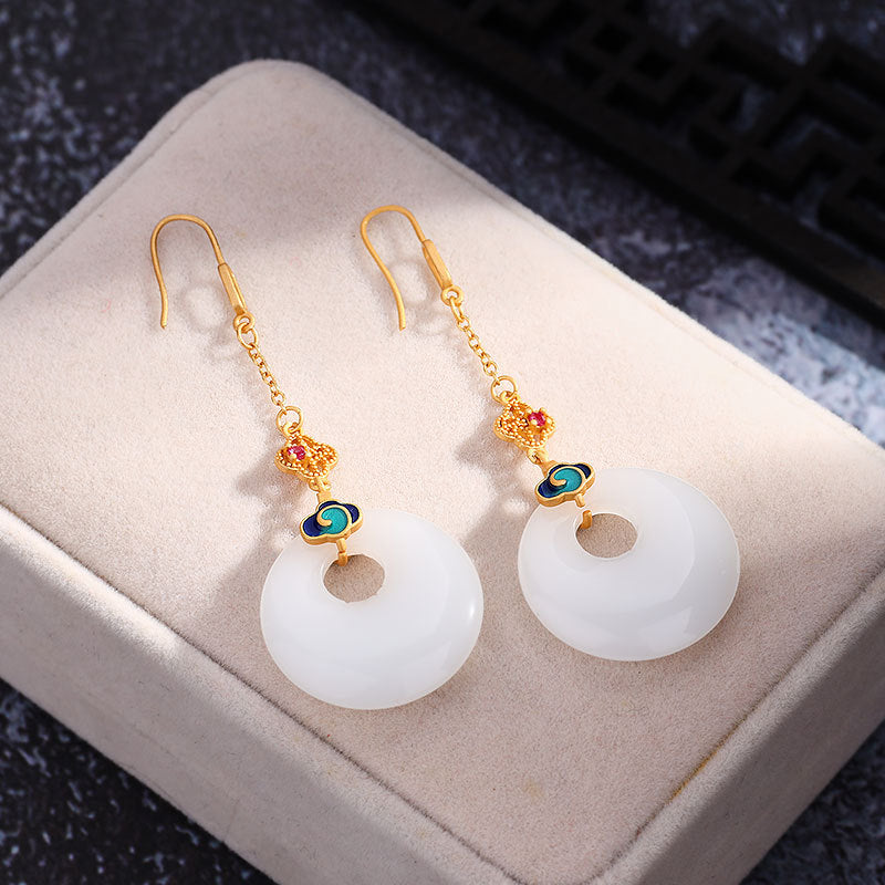 Charming Earring for Any Occasion