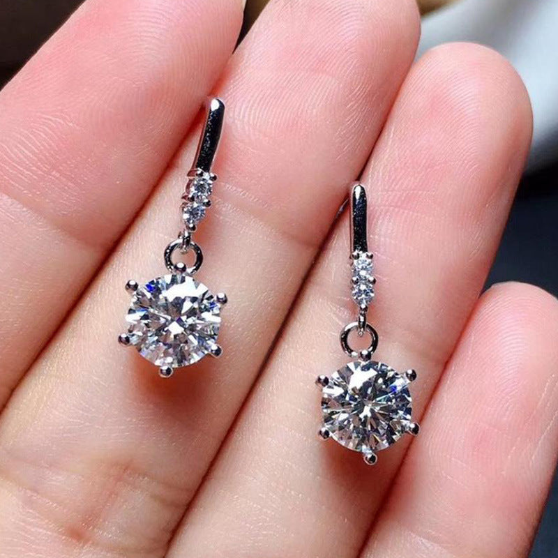 Classic Gold Earring with Timeless Appeal