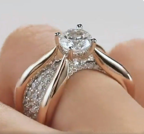 Charming Gold Ring for Any Occasion