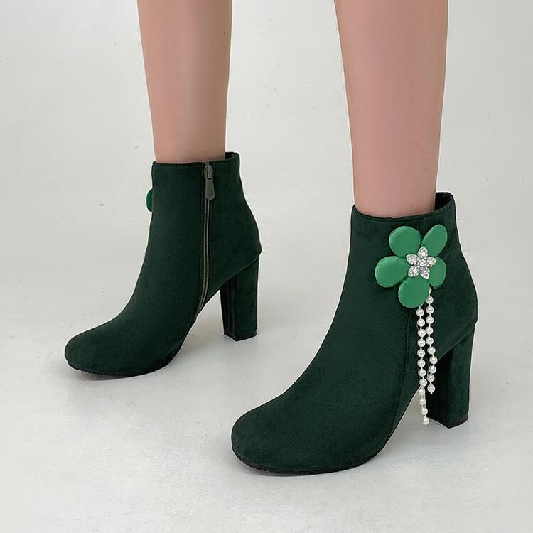 Graceful Orthopedic Boots for Modern Look