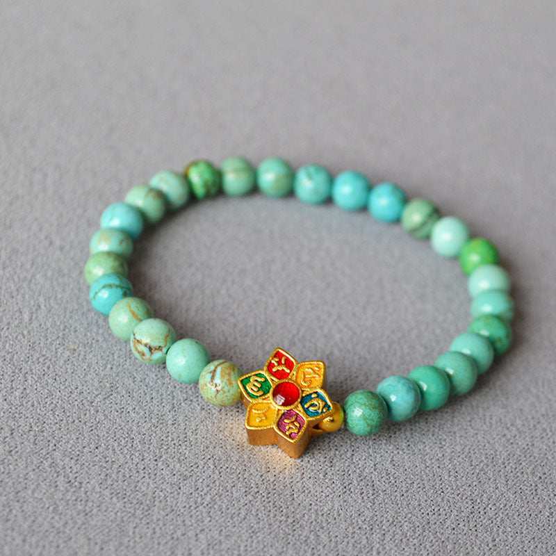 Classic Gold Bracelet with Timeless Appeal