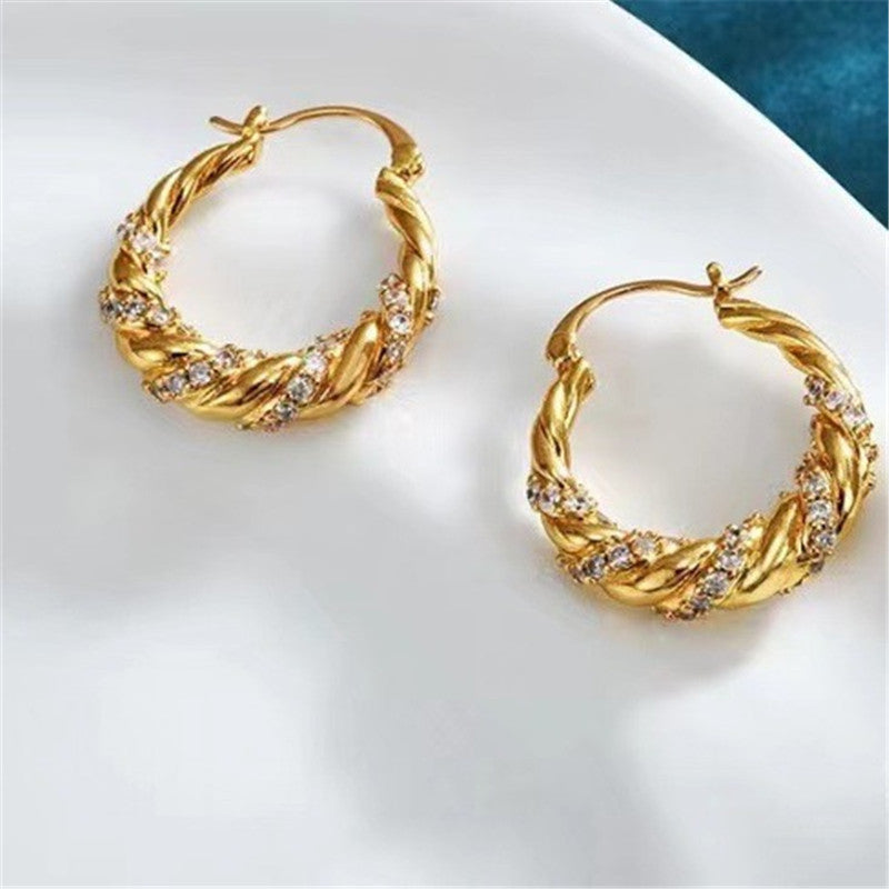 Charming Earring for Any Occasion
