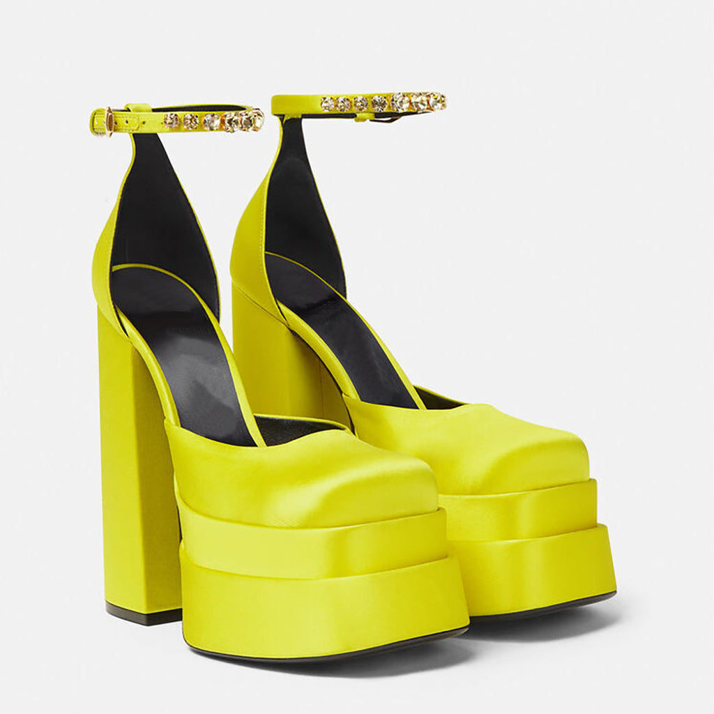 Chic Orthopedic Sandals with Unique Design