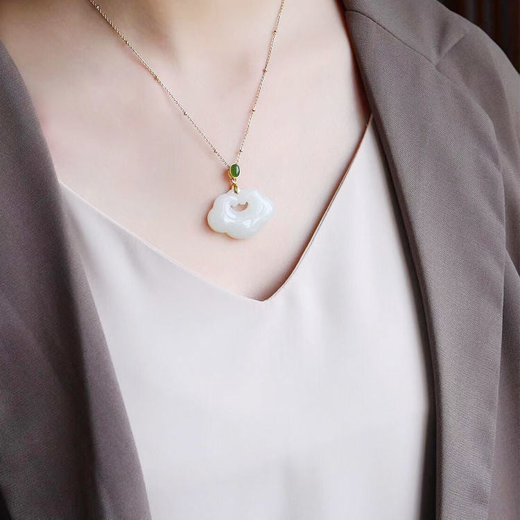 Classic Gold Necklace with Timeless Appeal