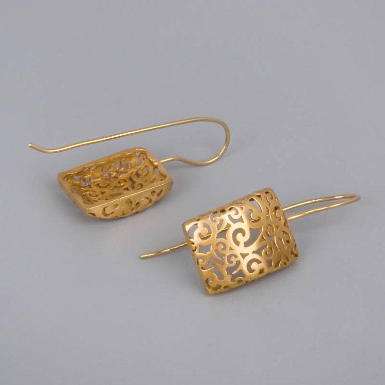 Vintage Handmade Gold Earring
