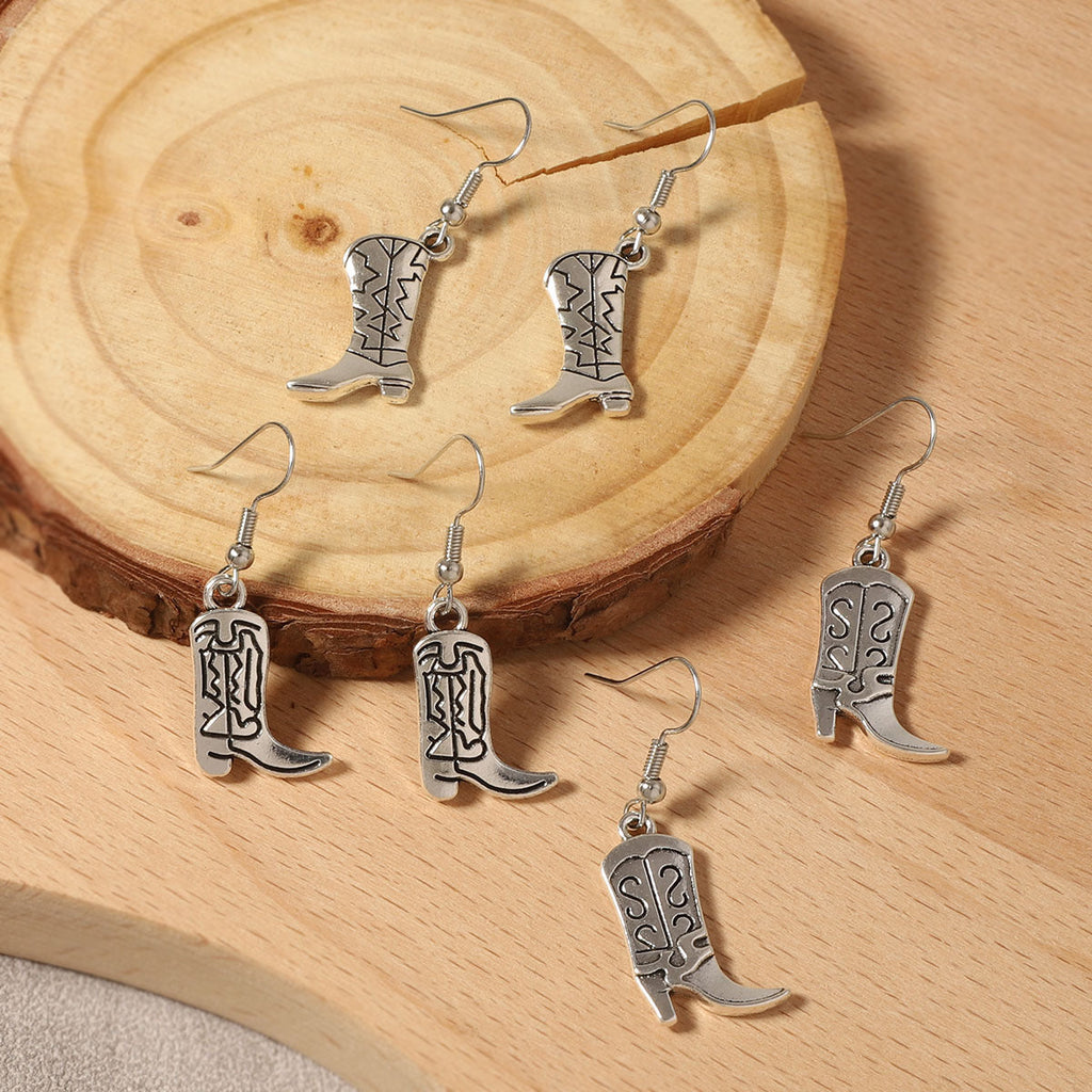 Charming Silver Earring for Any Occasion
