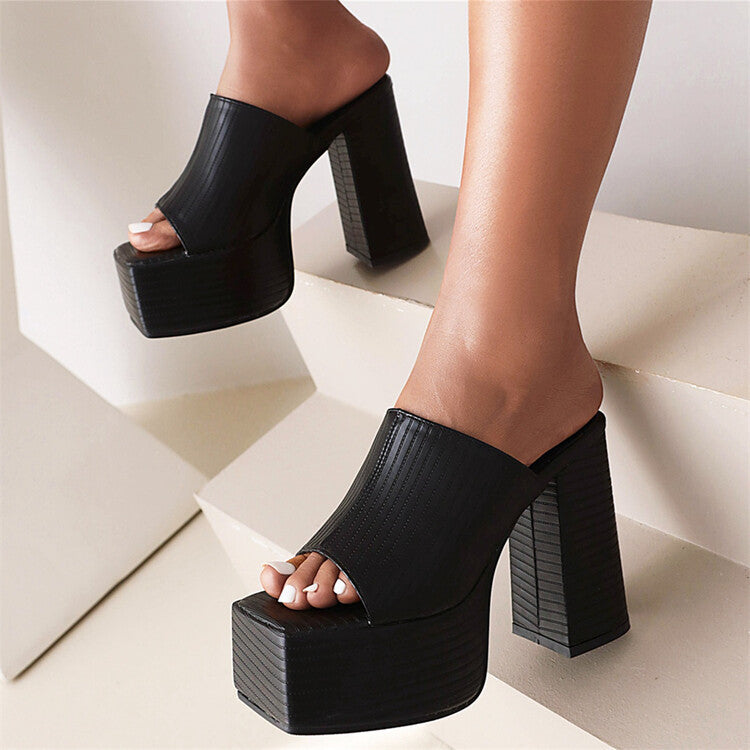 Graceful Orthopedic Sandals for Modern Look