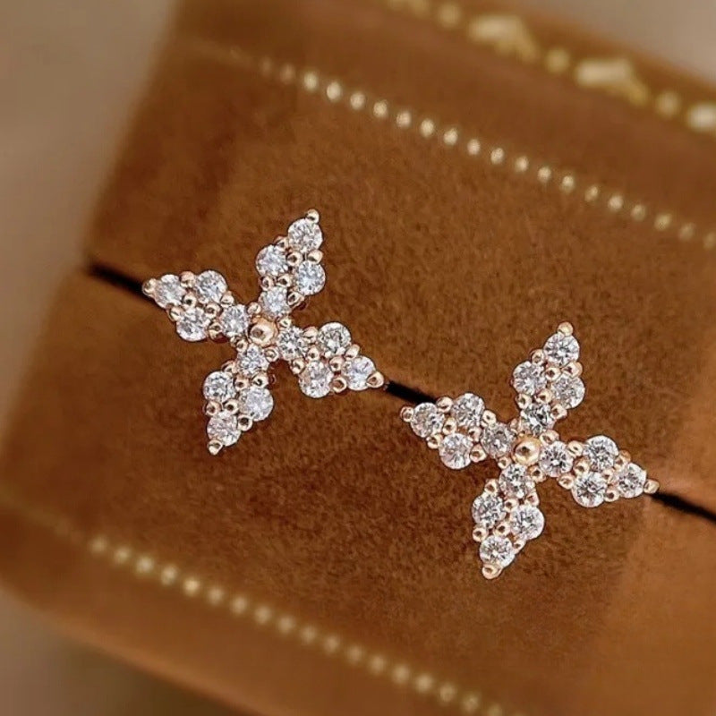 Charming Earring for Any Occasion