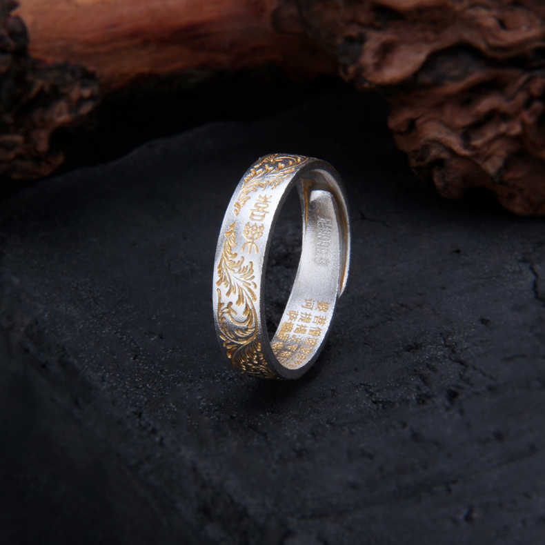 Classic Gold Ring with Timeless Appeal
