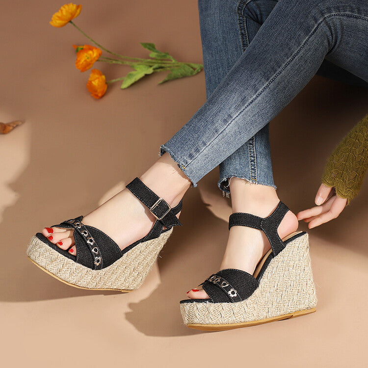 Graceful Orthopedic Sandals for Modern Look