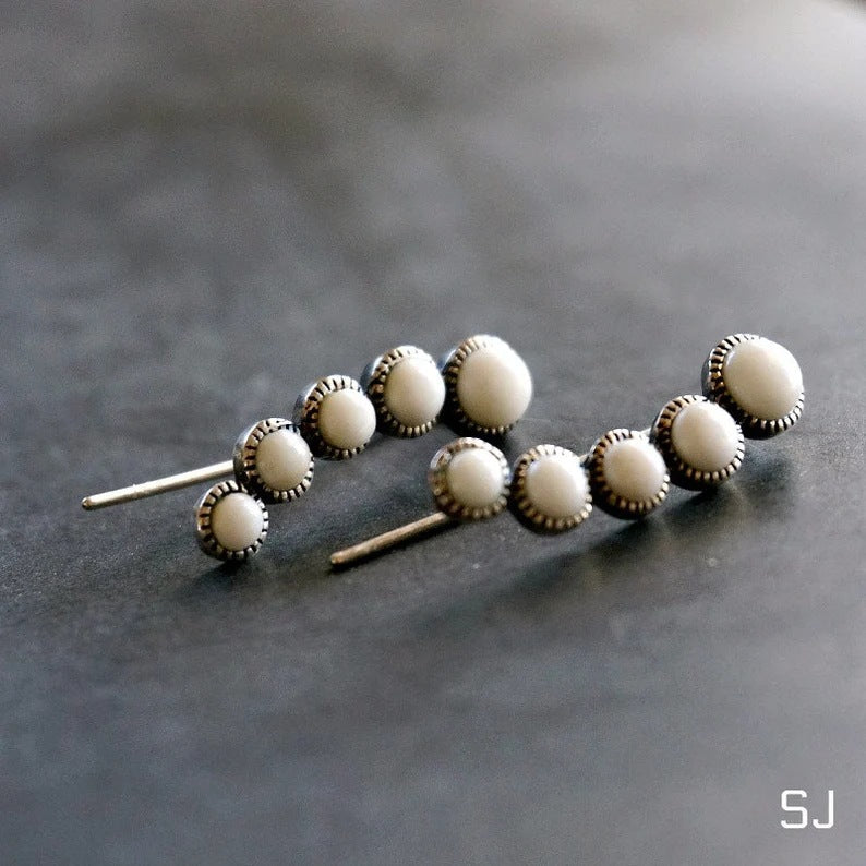 Charming Silver Earring for Any Occasion