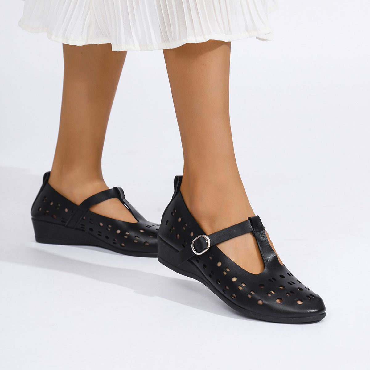 Graceful Orthopedic Sandals for Modern Look