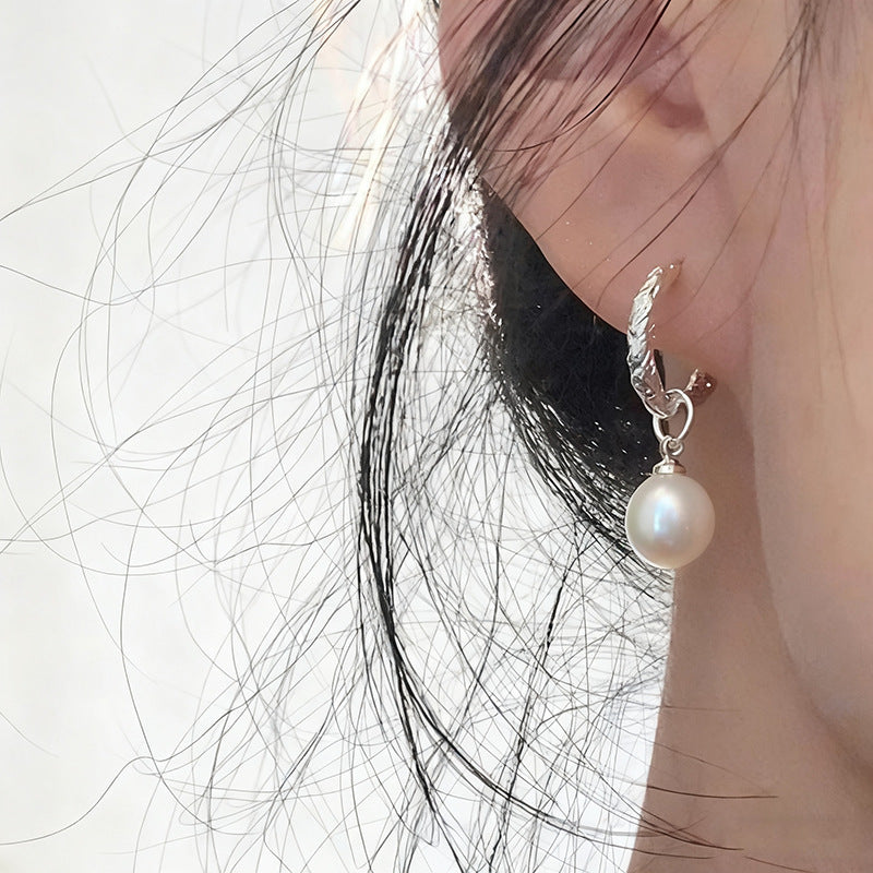 Classic Pearl Earring with Timeless Appeal
