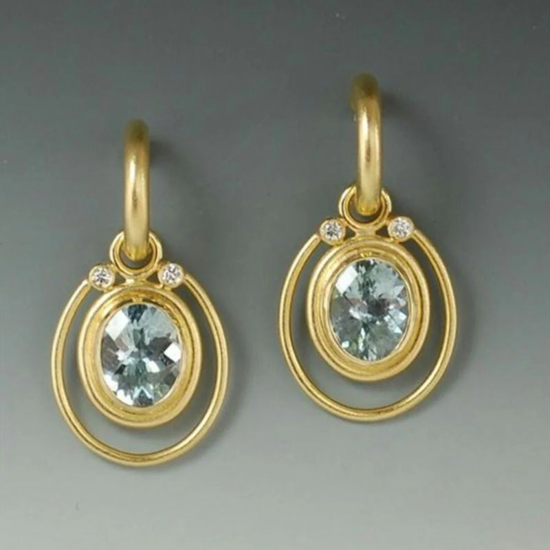 Classic Gold Earring with Timeless Appeal