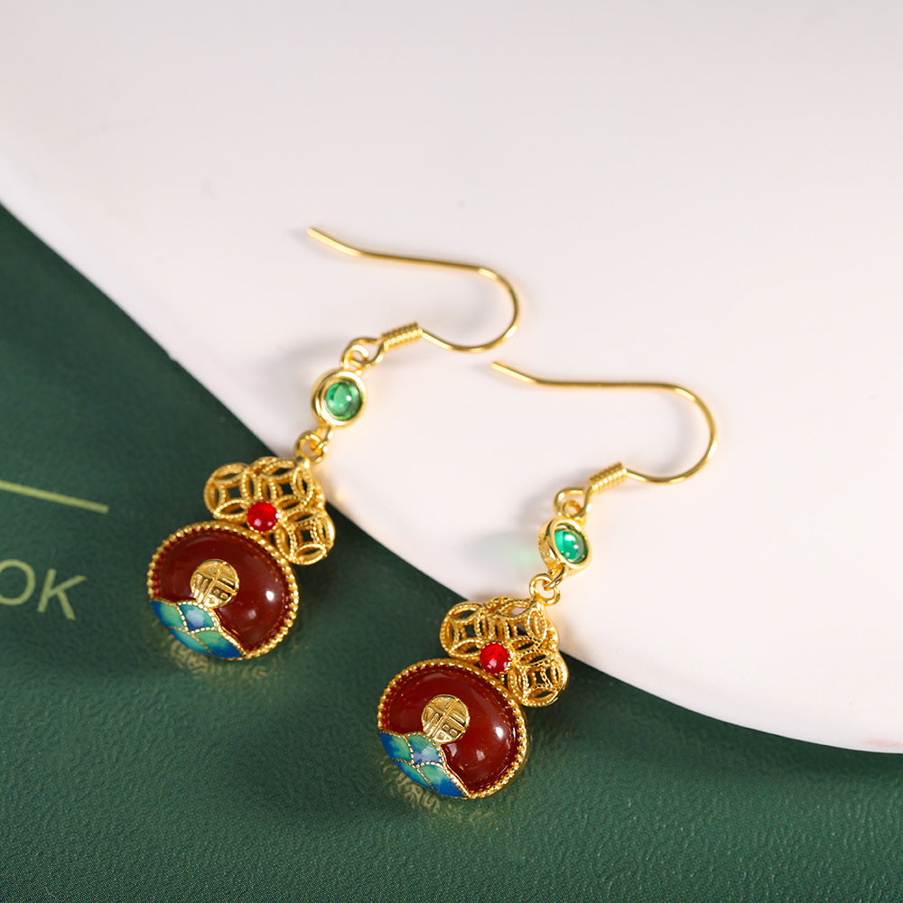 Charming Silver Earring for Any Occasion