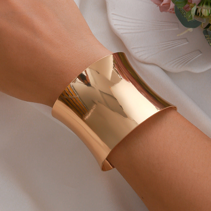 Classic Bracelet with Timeless Appeal