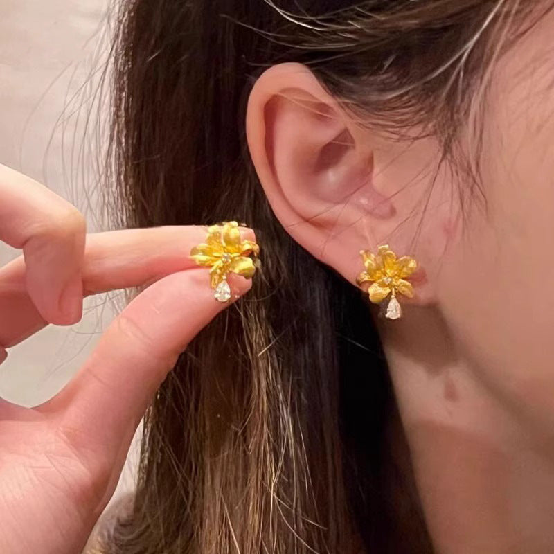 Classic Earring with Timeless Appeal