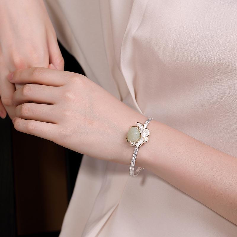 Stunning Gold Bracelet for Daily Wear