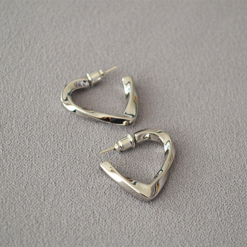 Classic Gold Earring with Timeless Appeal