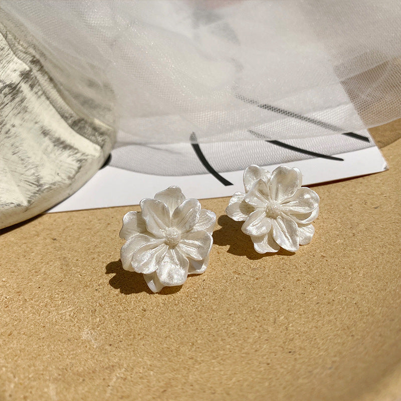Classic Earring with Timeless Appeal